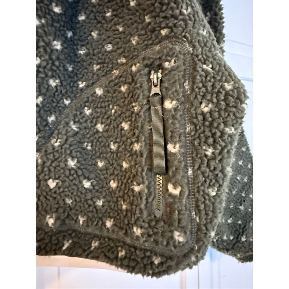Blank NYC green printed Sherpa oversized jacket size M - Picture 5 of 10